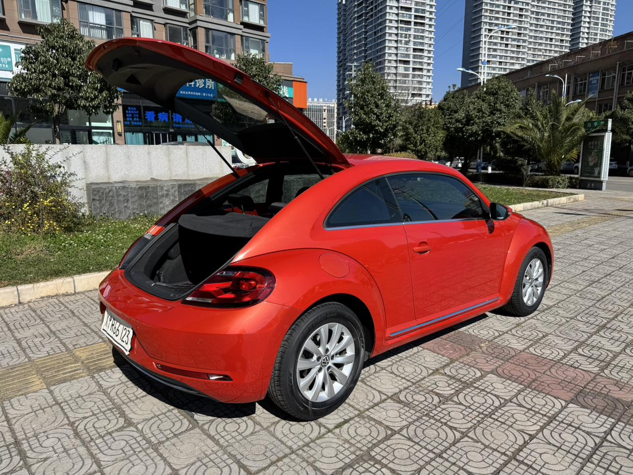 Volkswagen Beetle 2017 thumb 3