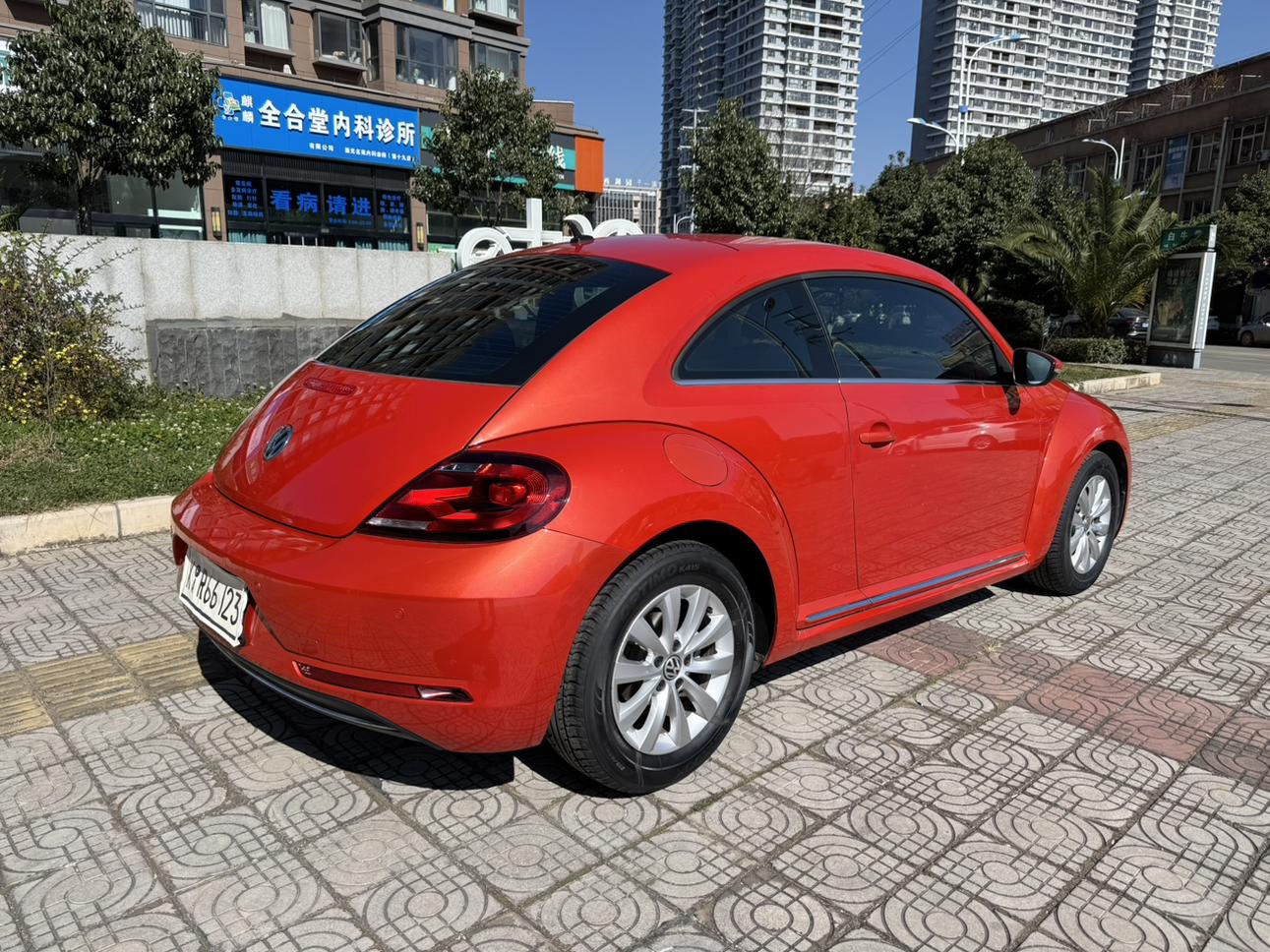 Volkswagen Beetle 2017 thumb 6