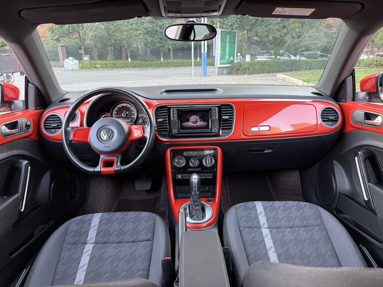 Volkswagen Beetle 2017 thumb 11