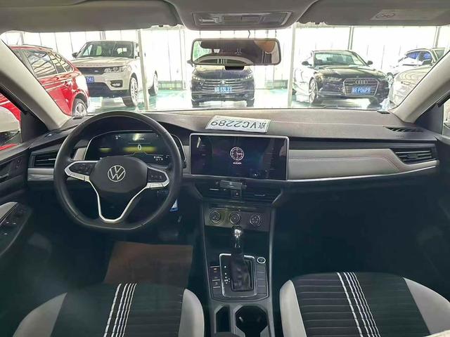 Volkswagen Bora 2024 thumb 3