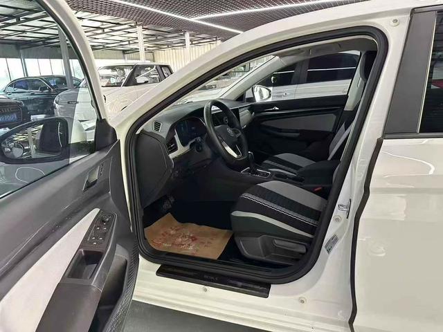 Volkswagen Bora 2024 thumb 5