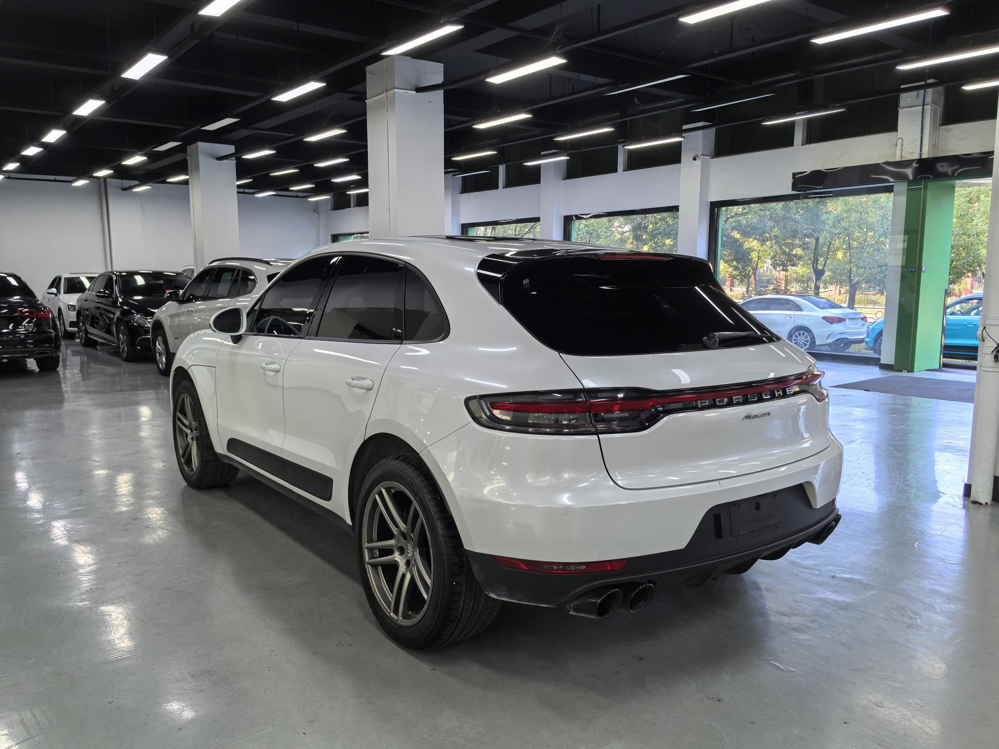 Porsche Macan 2019 thumb 2
