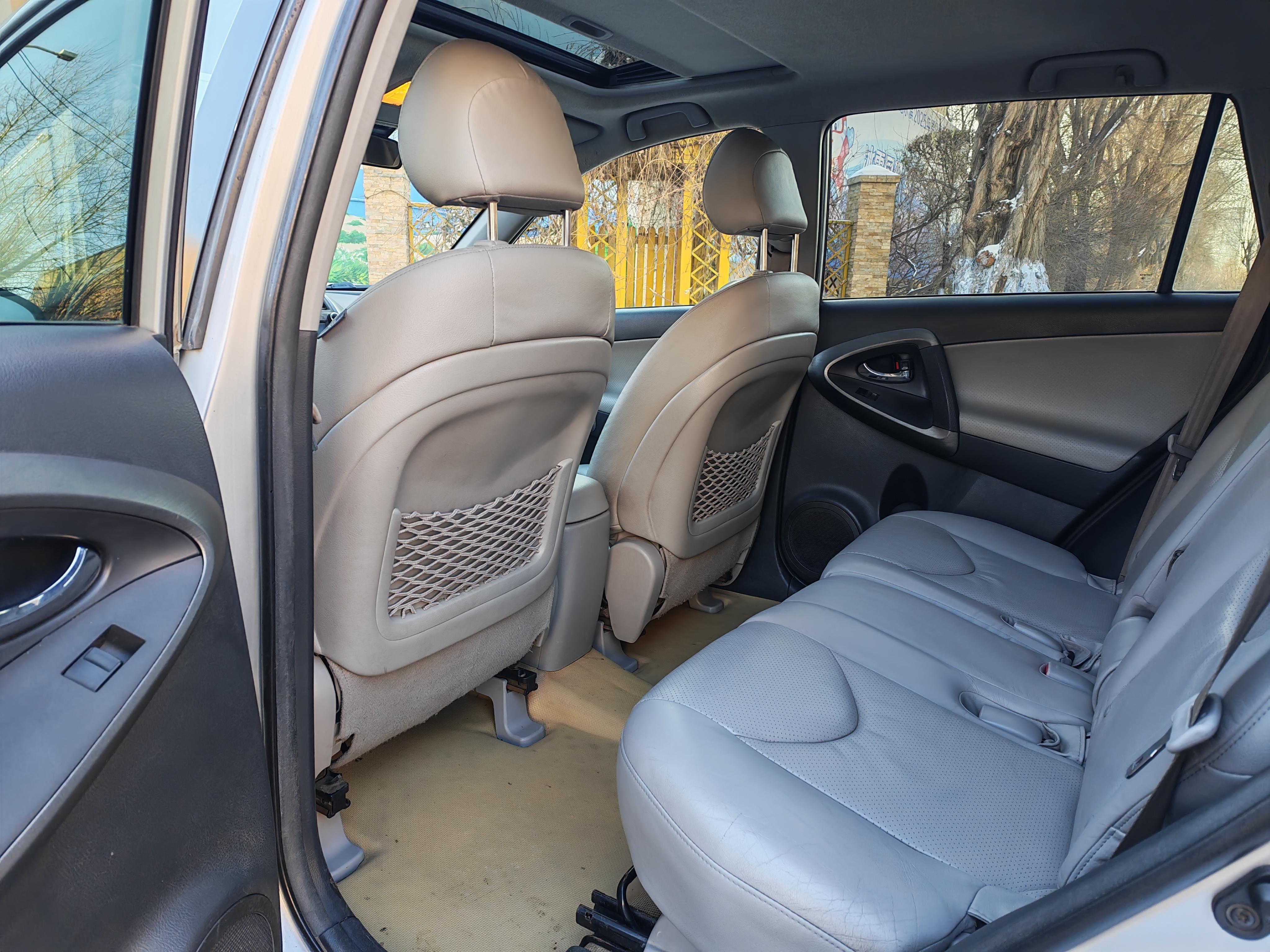Toyota RAV4 2010 thumb 7