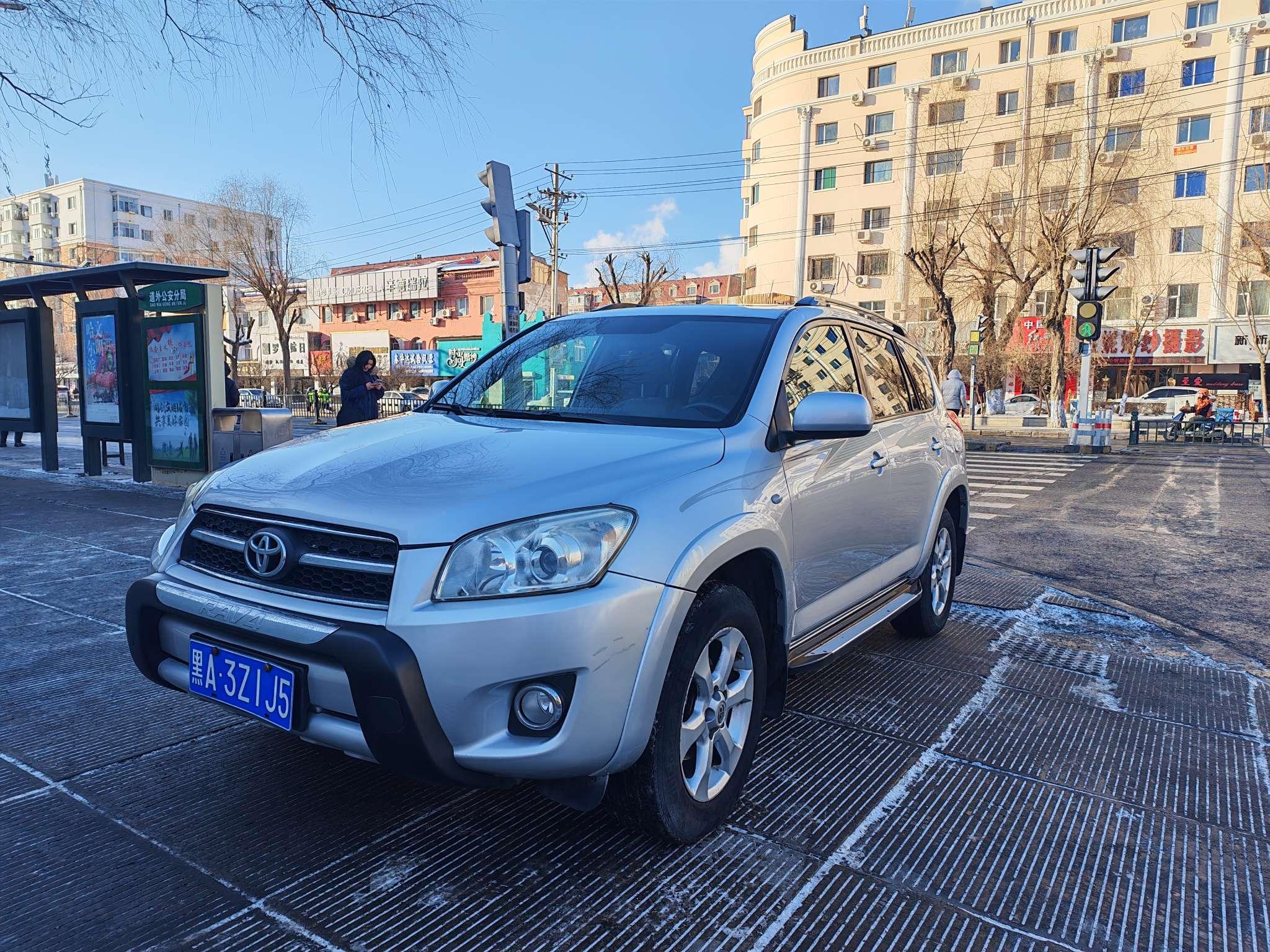 Toyota RAV4 2010 thumb 9