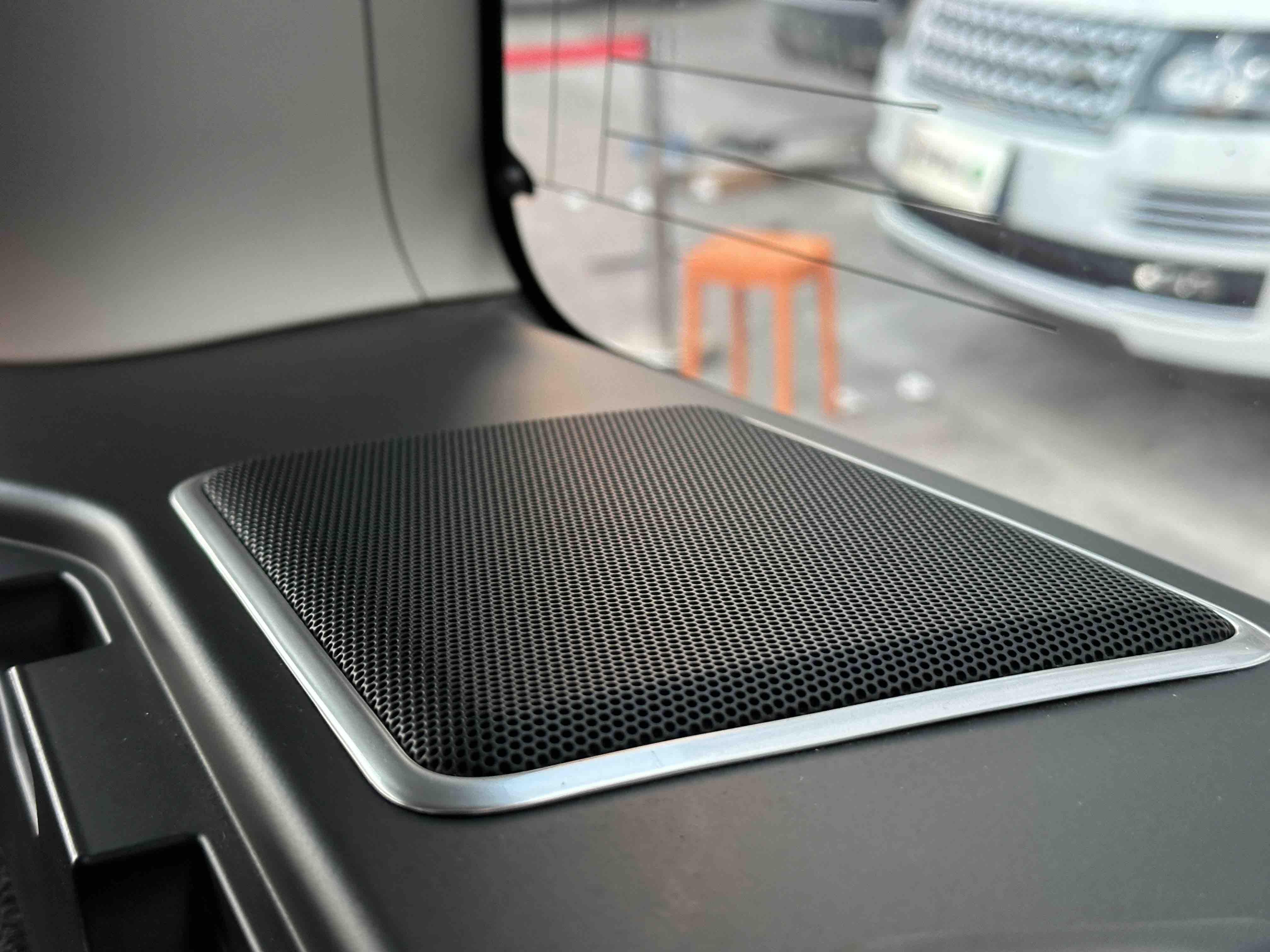 Land Rover Range Rover 2015 thumb 2