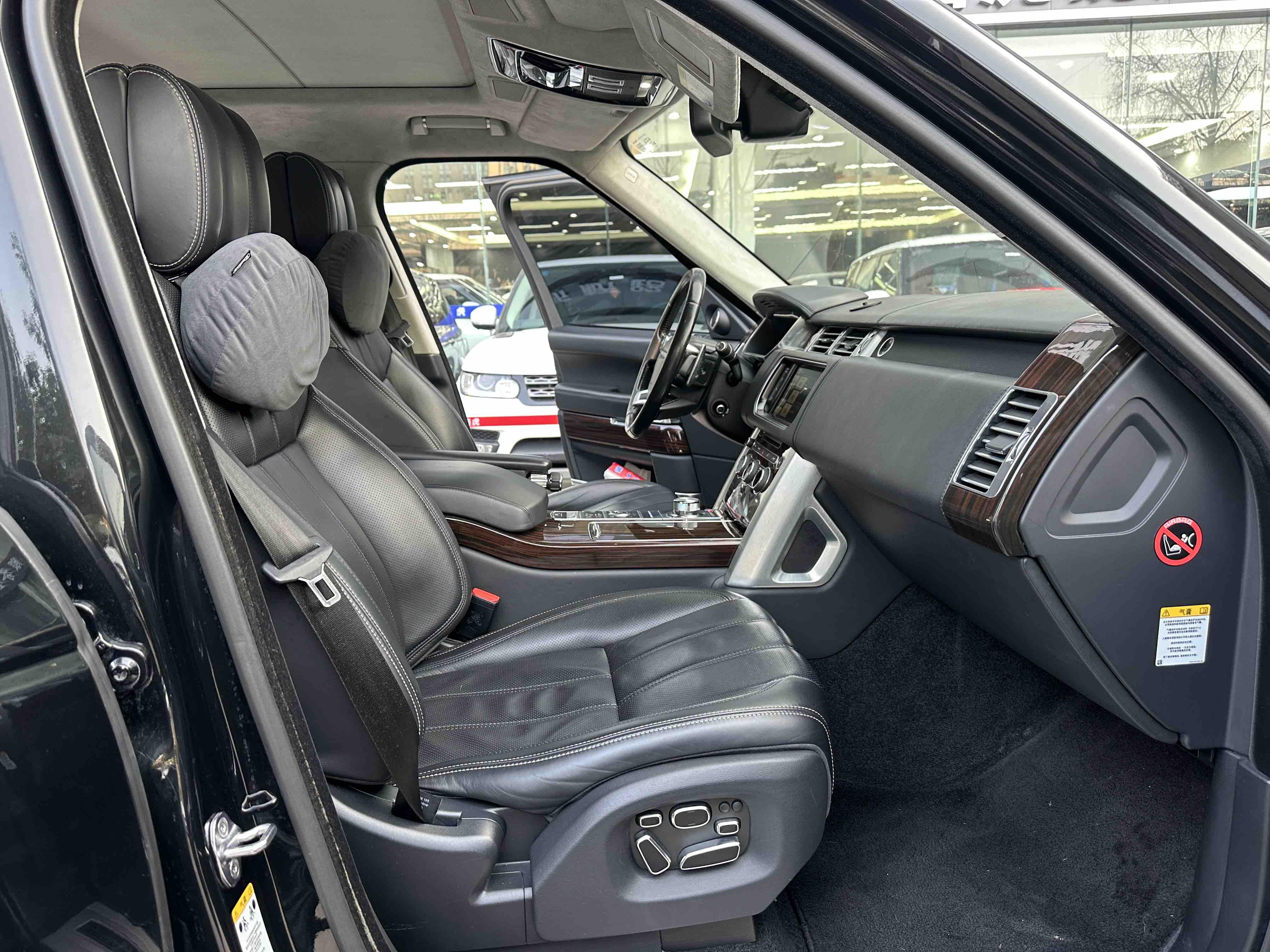 Land Rover Range Rover 2015 thumb 4