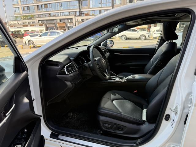 Toyota Camry 2022 thumb 2