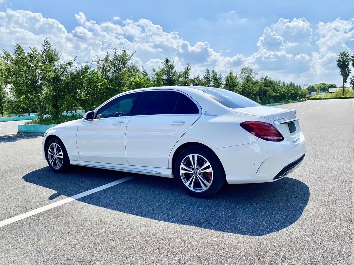Mercedes-Benz C-Class 2017 thumb 2