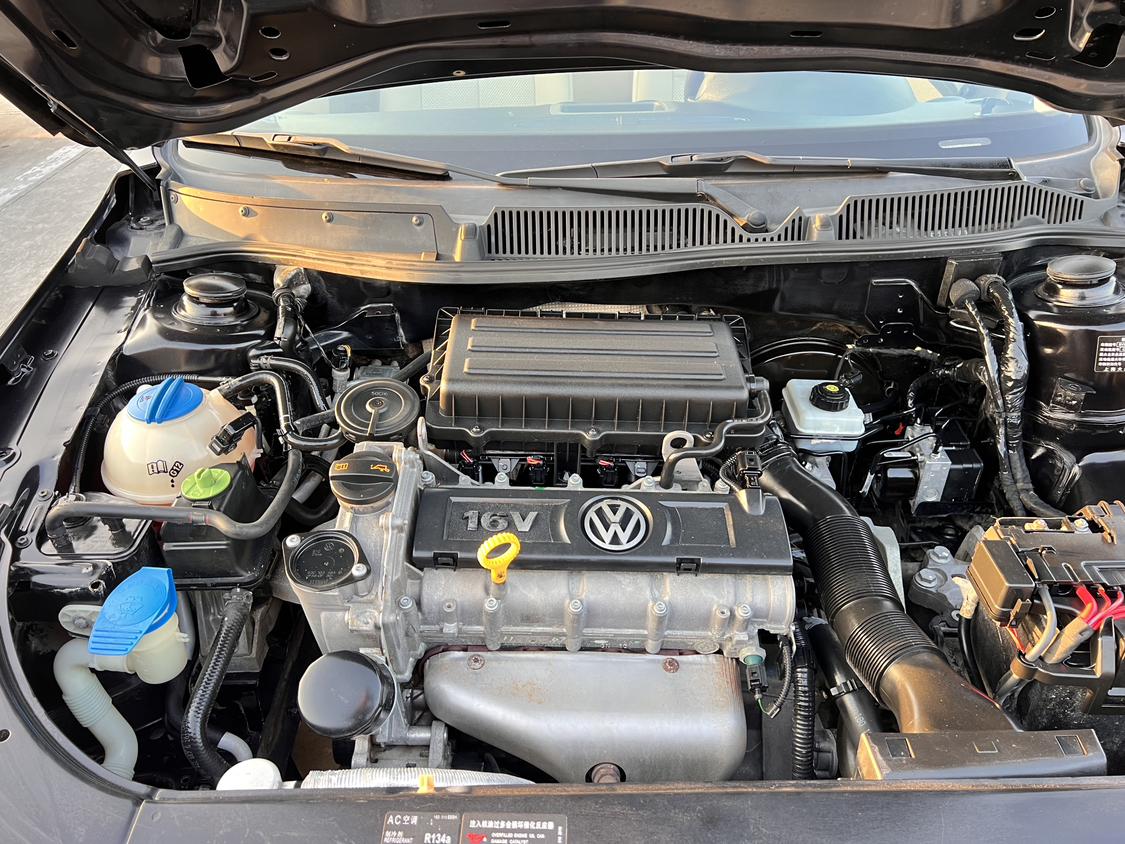 Volkswagen Lavida XR 2013 thumb 5