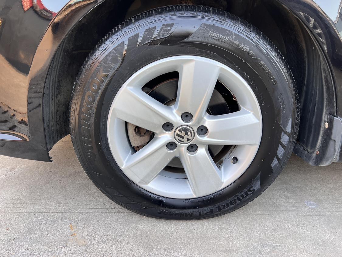 Volkswagen Lavida XR 2013 thumb 6