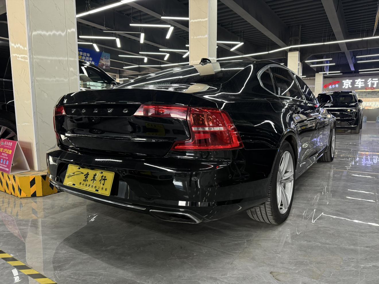 Volvo S90 2018 thumb 2