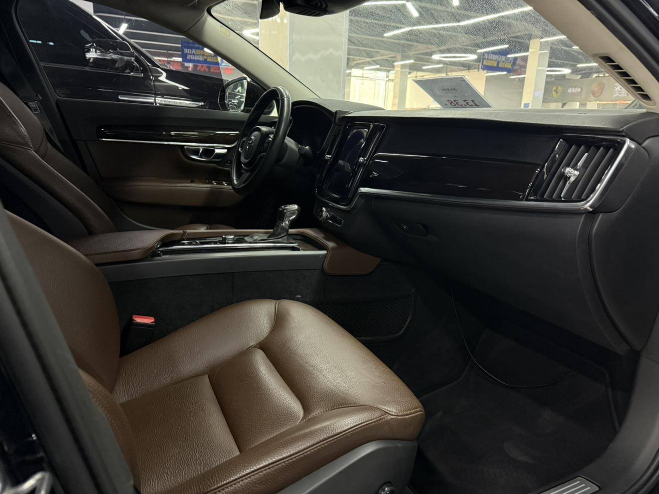 Volvo S90 2018 thumb 3