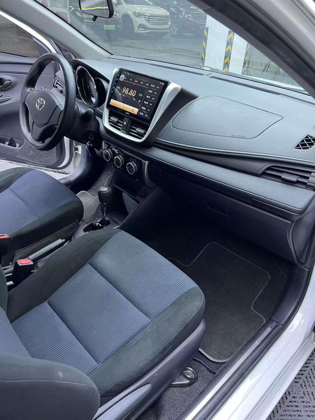 Toyota Yaris 2019 thumb 3