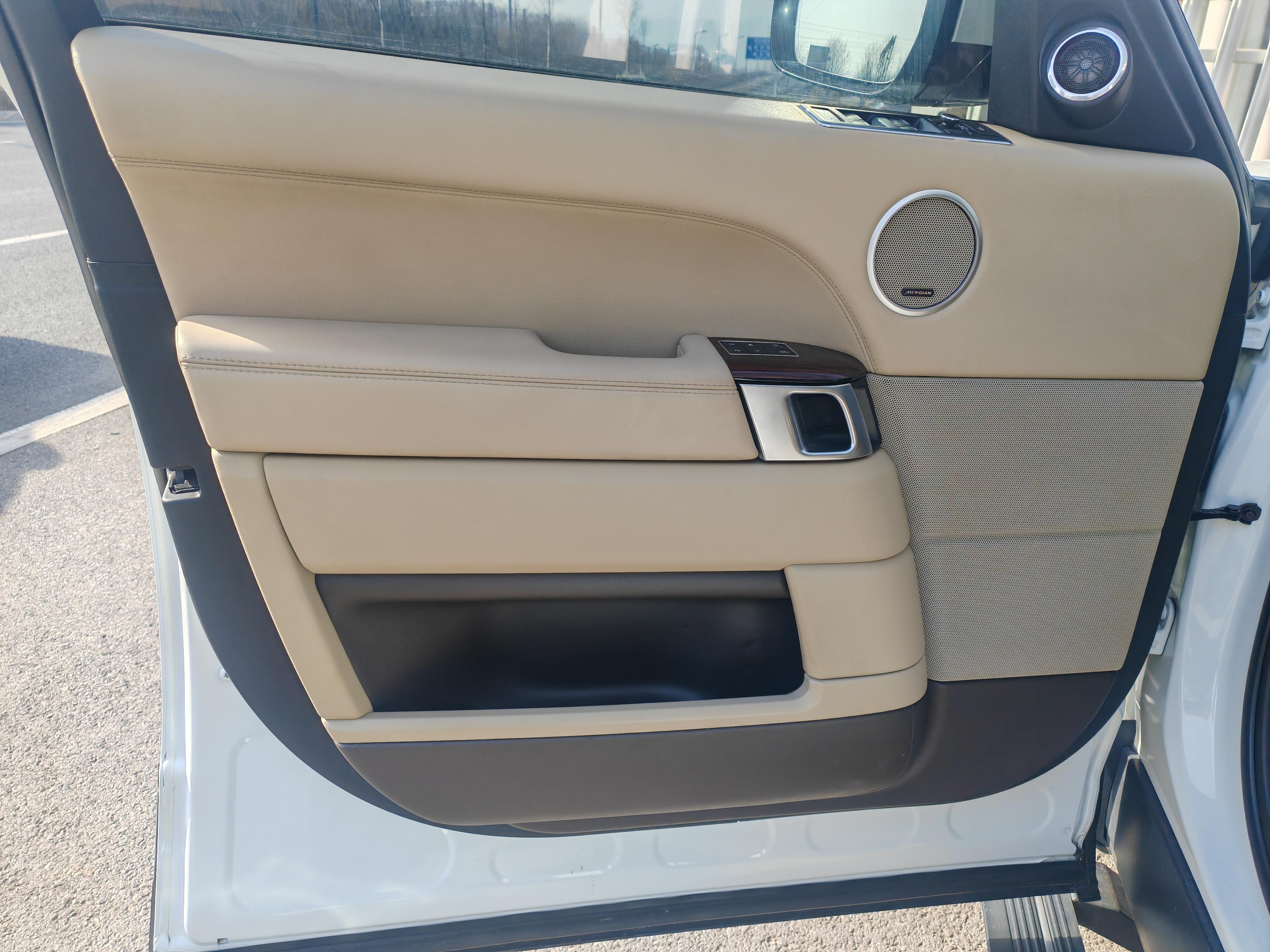 Land Rover Range Rover 2015 thumb 8