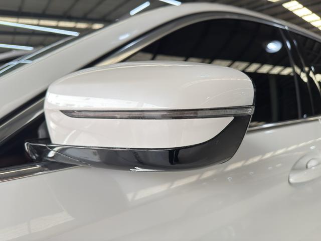 BMW 5 серии 2022 thumb 2