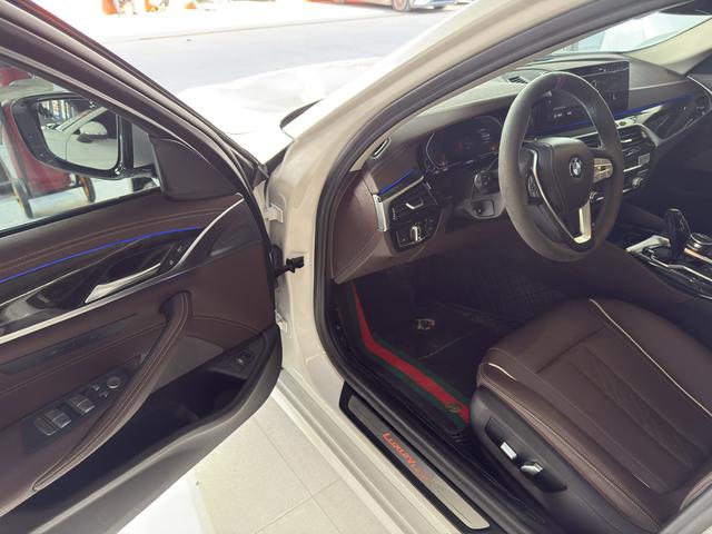 BMW 5 серии 2022 thumb 5