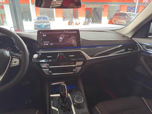 BMW 5 серии 2022 thumb 7