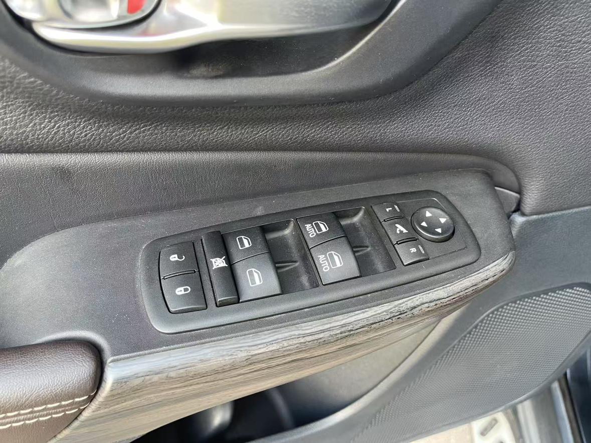 Jeep Renegade 2017 thumb 10