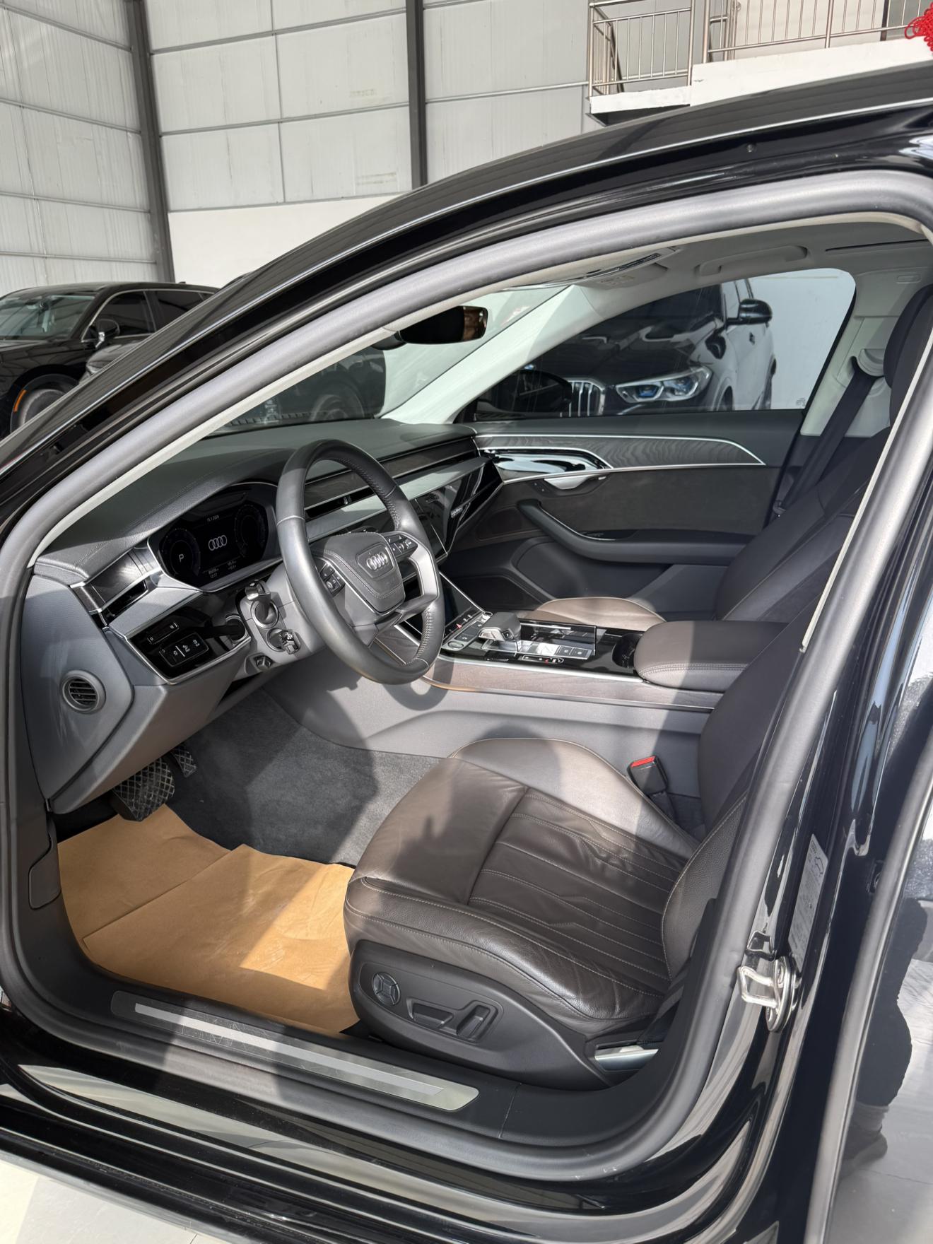 Audi A8 2019 thumb 5
