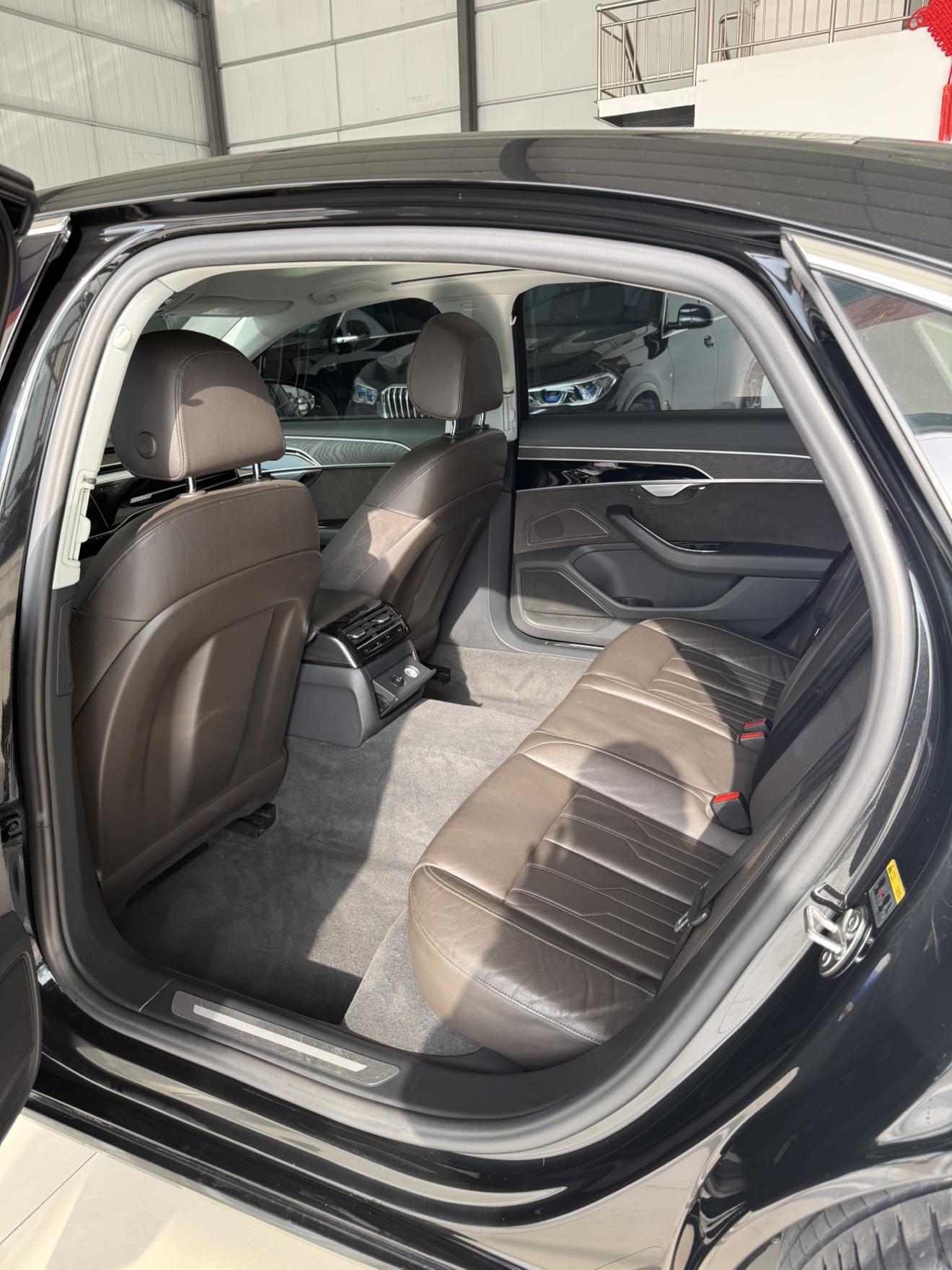 Audi A8 2019 thumb 8