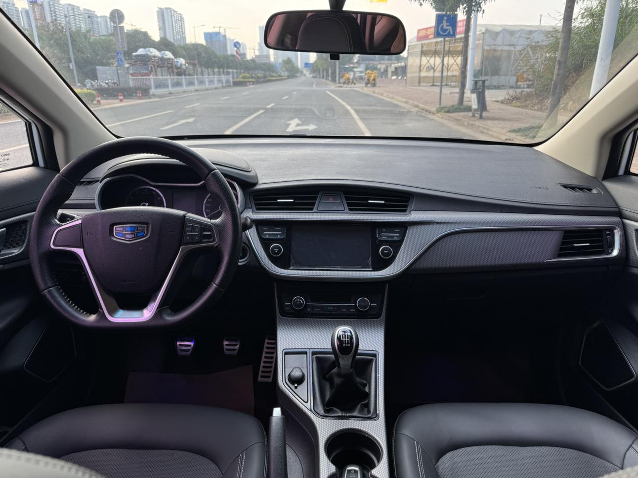 Geely GS 2017 thumb 6