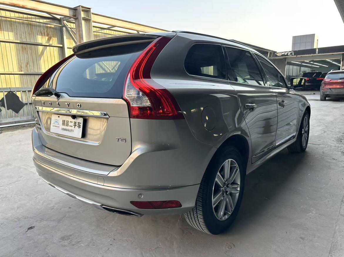 Volvo XC60 2016 thumb 4