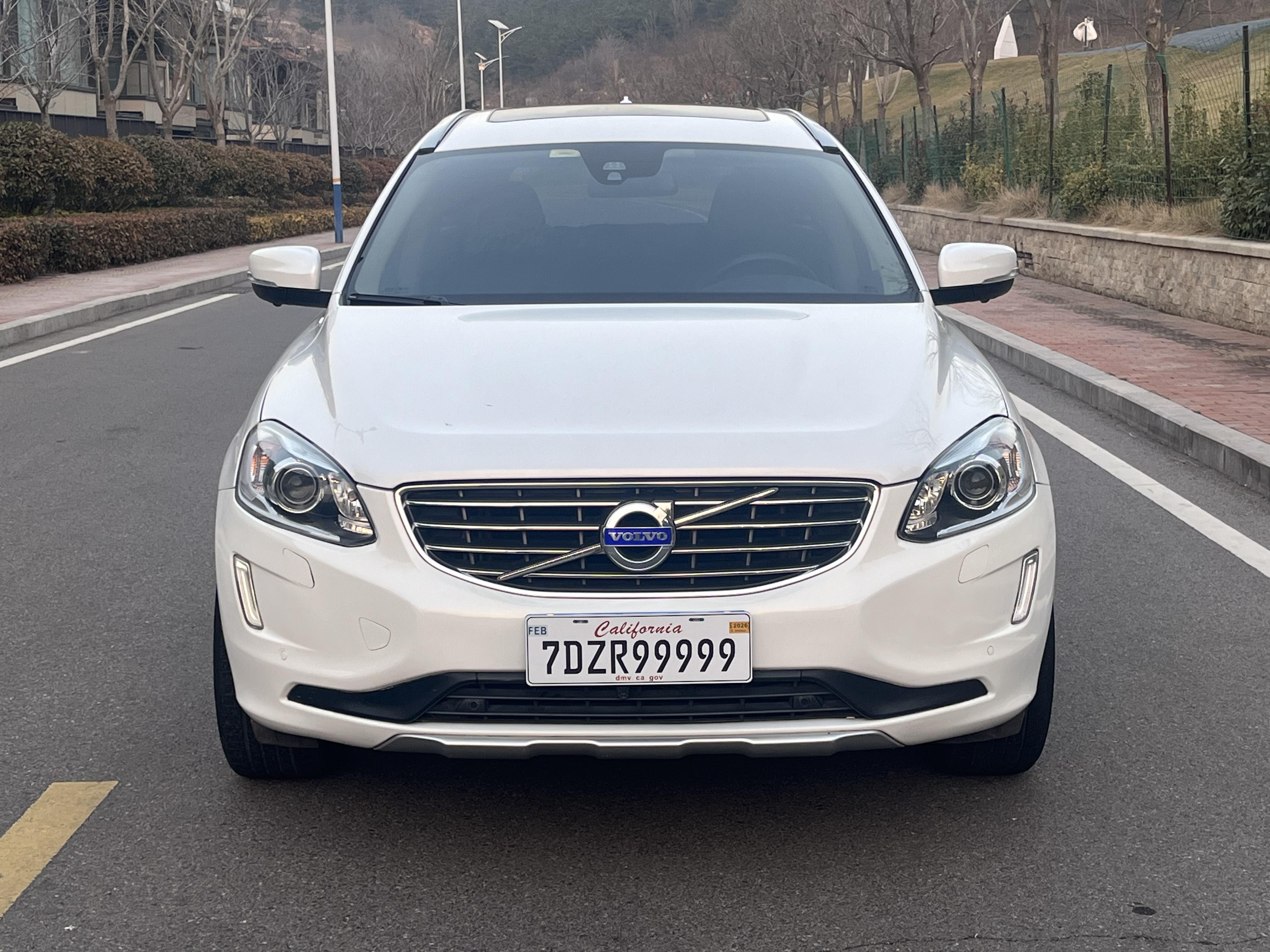 Volvo XC60 2016 thumb 10