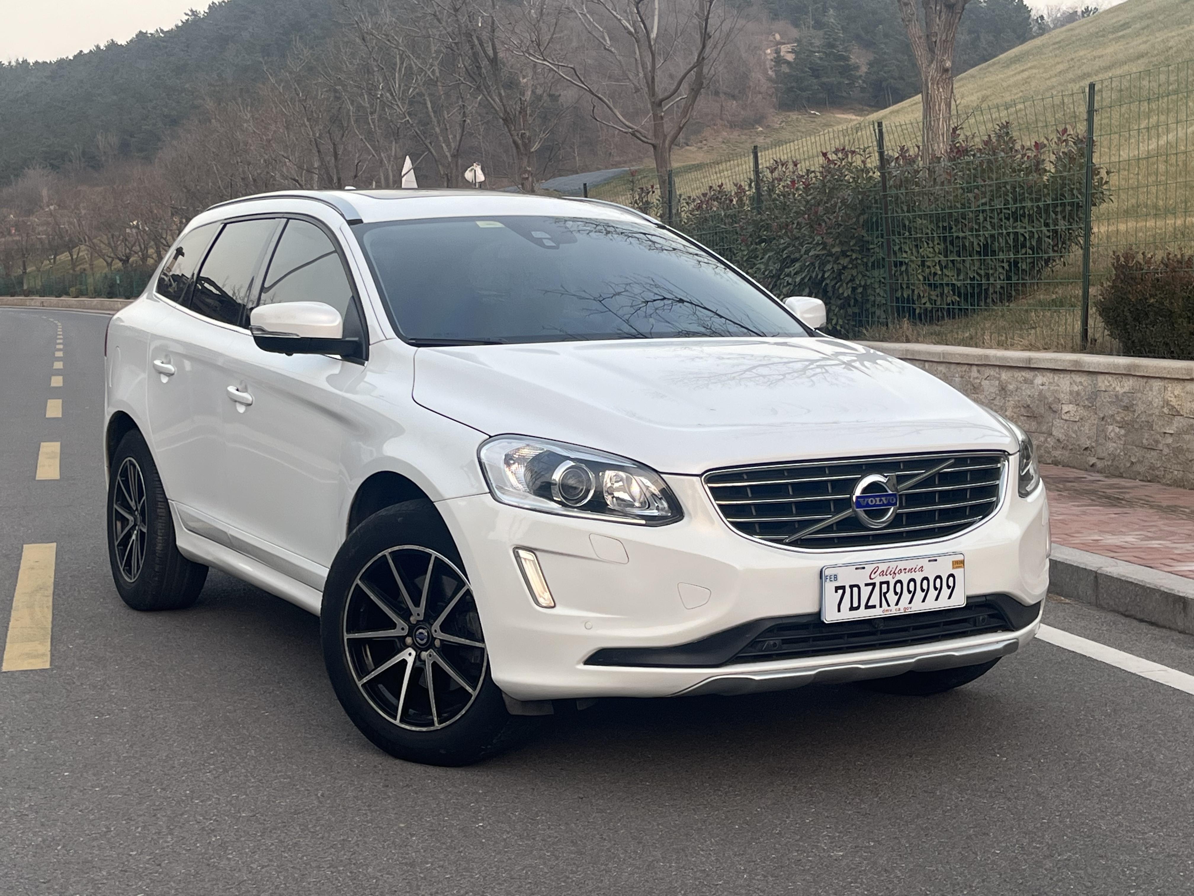 Volvo XC60 2016 thumb 11