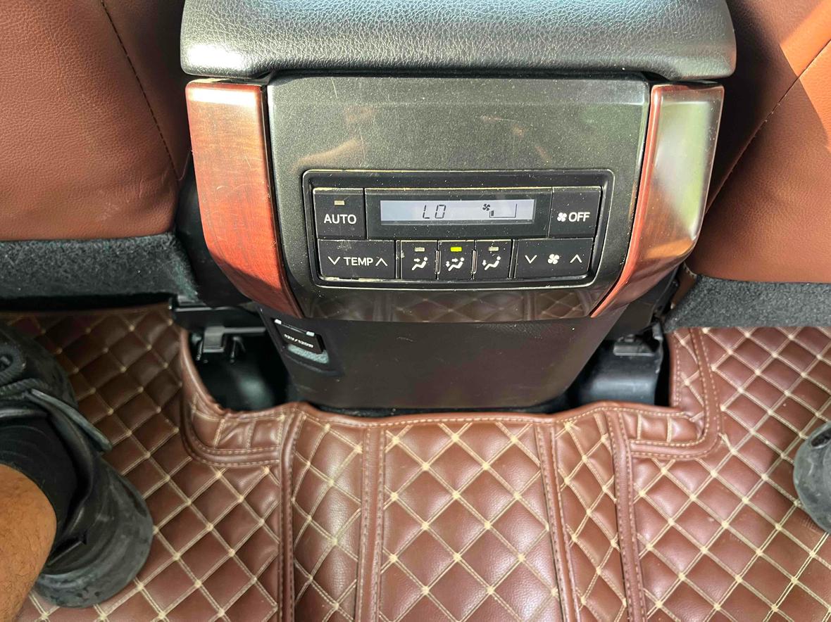 Toyota Land Cruiser Prado 2018 thumb 5