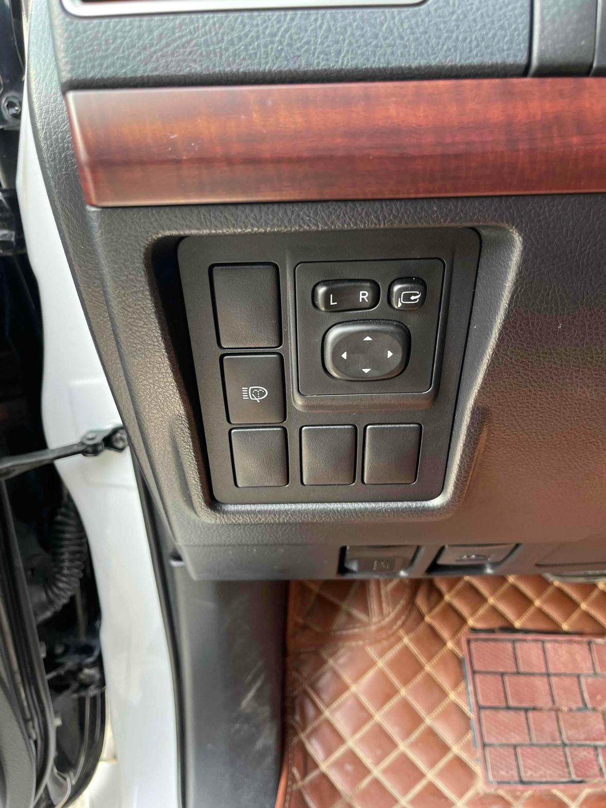 Toyota Land Cruiser Prado 2018 thumb 7