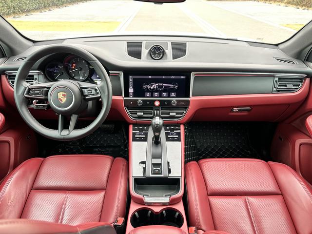 Porsche Macan 2023 thumb 7