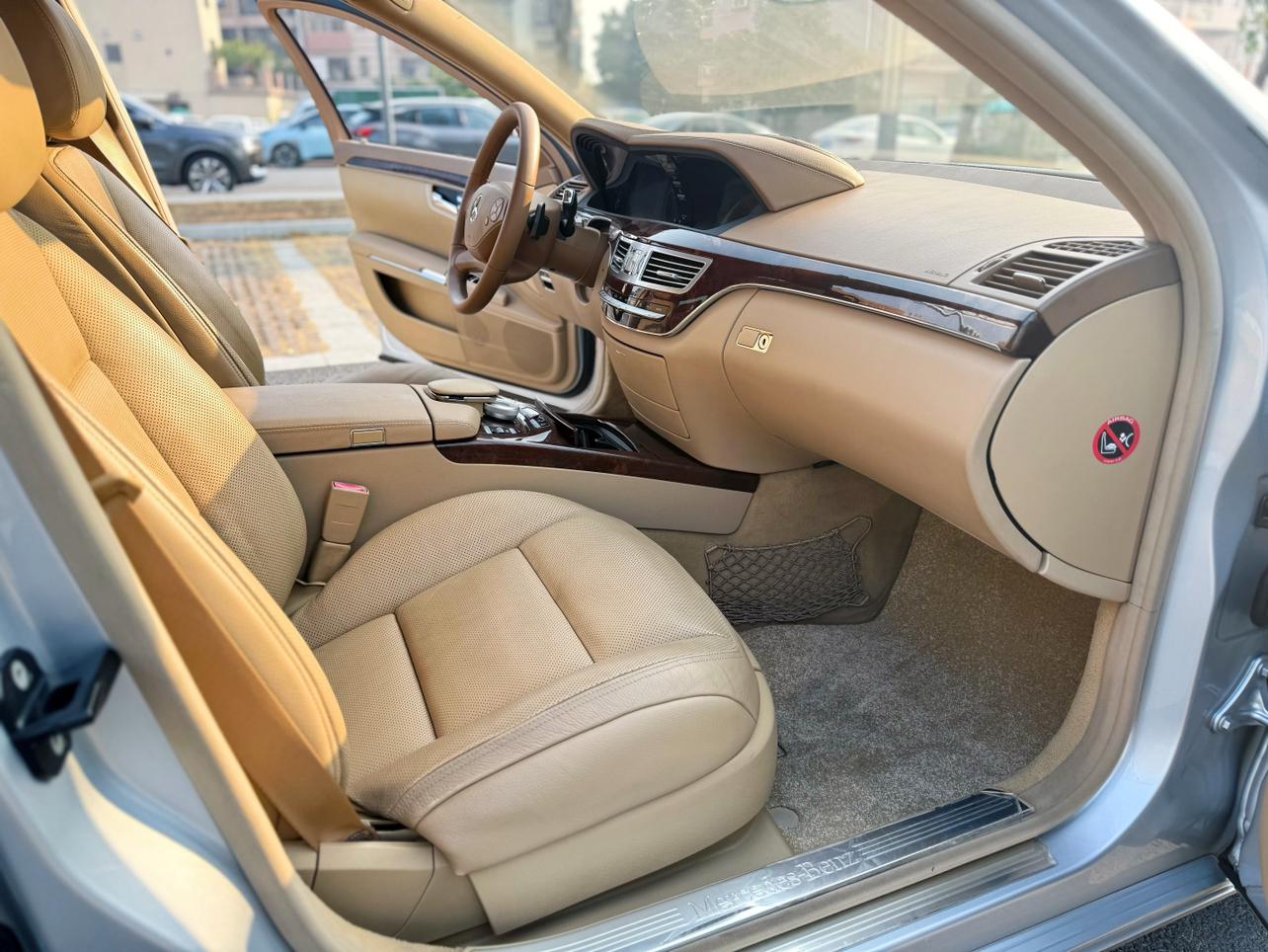 Mercedes-Benz S-Class 2010 thumb 2