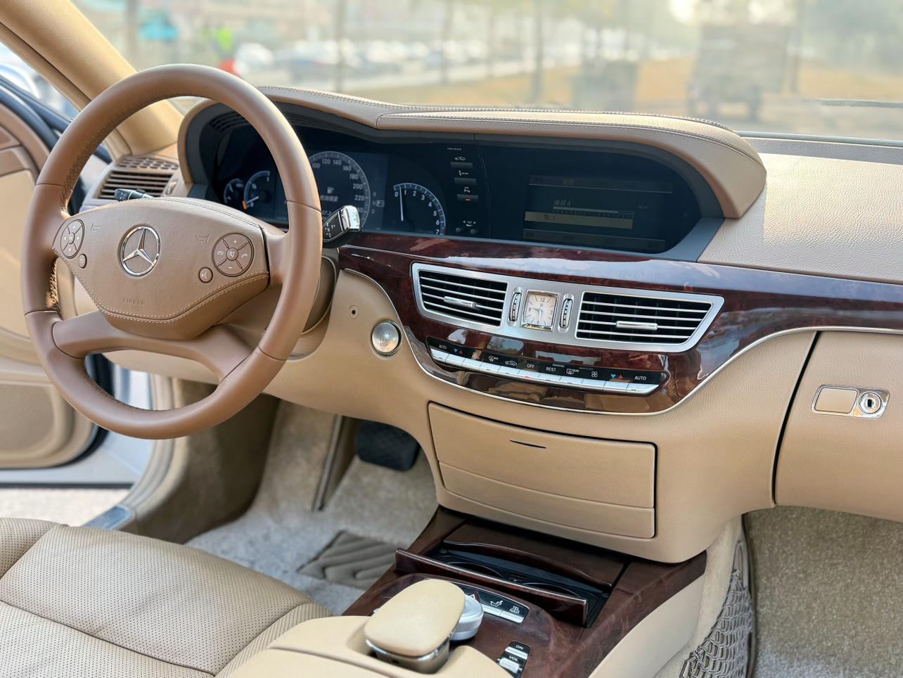 Mercedes-Benz S-Class 2010 thumb 8