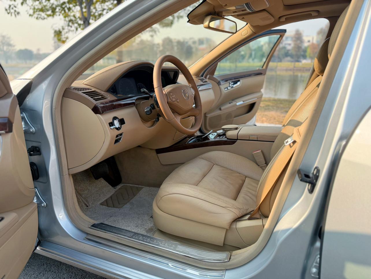 Mercedes-Benz S-Class 2010 thumb 9