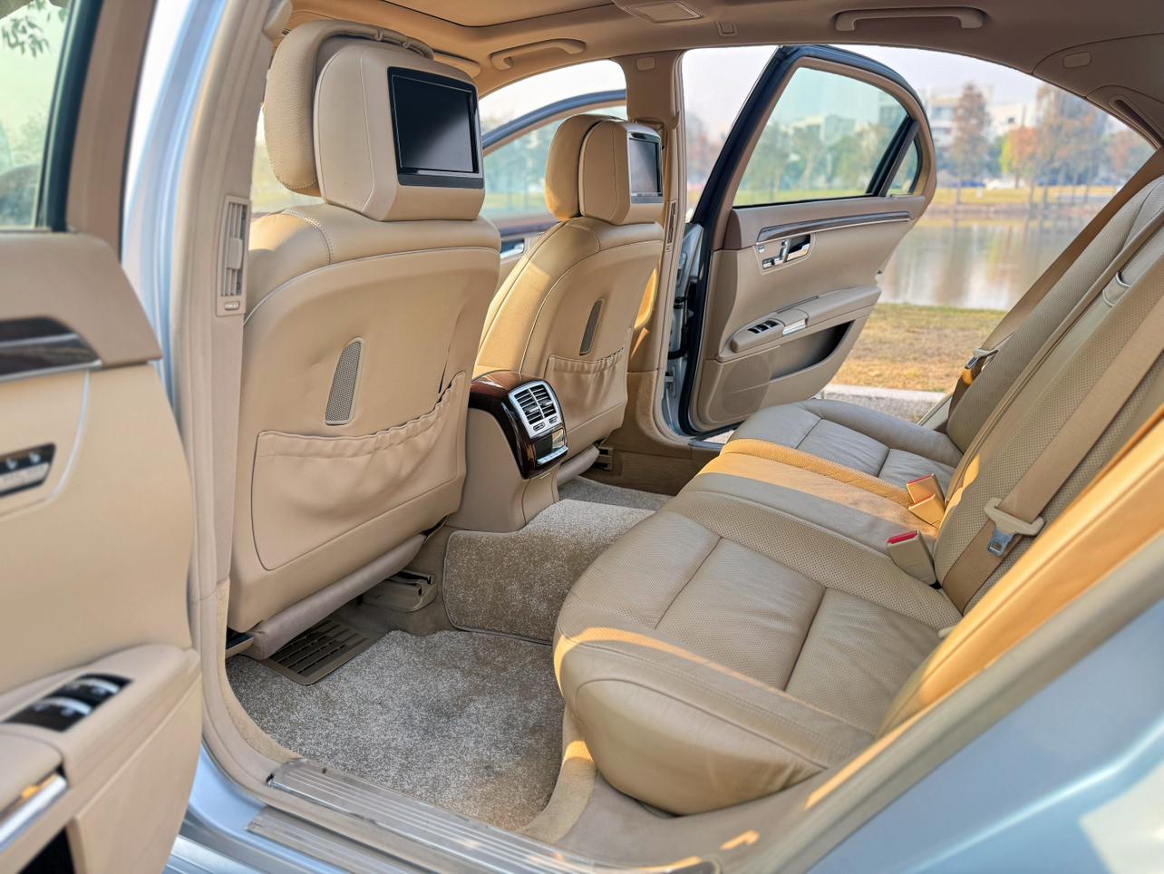 Mercedes-Benz S-Class 2010 thumb 11