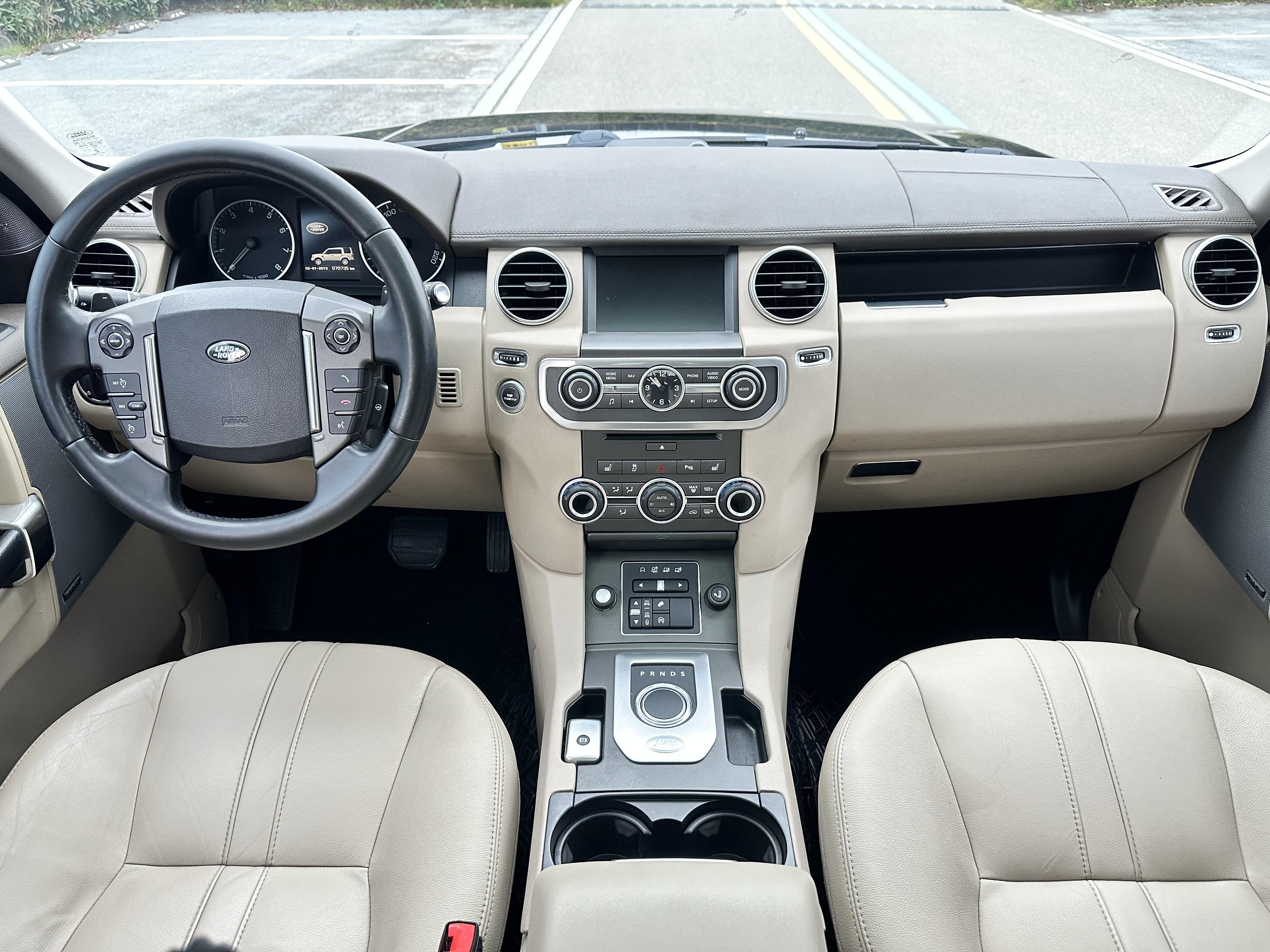Land Rover Discovery 2019 thumb 10