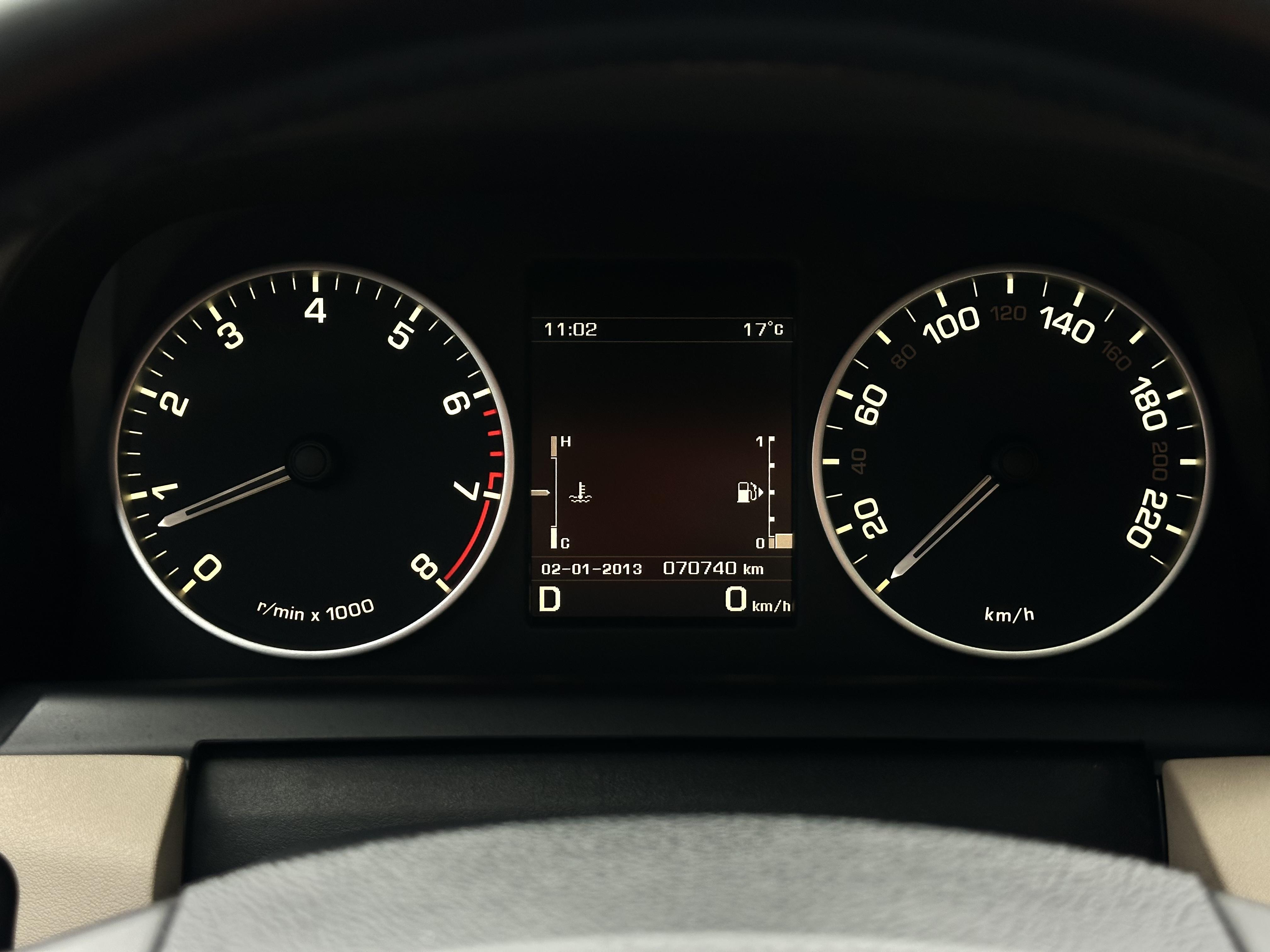 Land Rover Discovery 2019 thumb 11