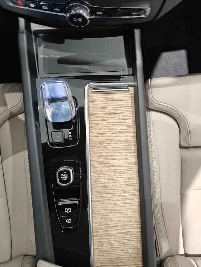Volvo XC60 2026 thumb 4