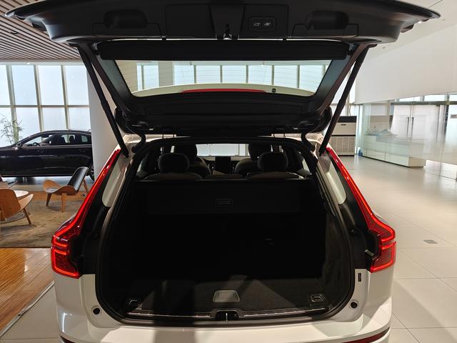 Volvo XC60 2026 thumb 6