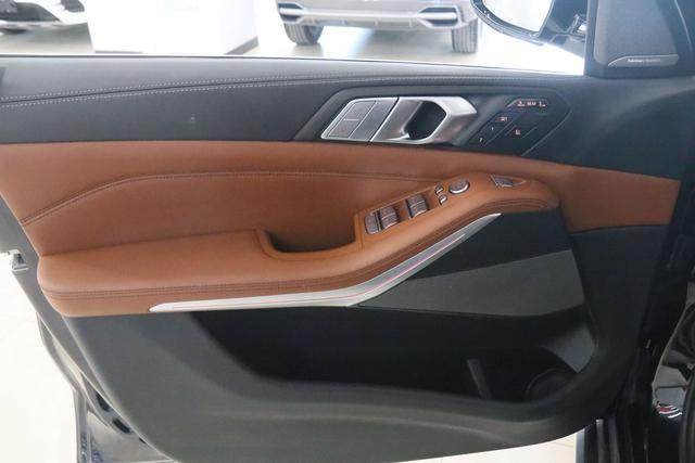 BMW X7 2022 thumb 11