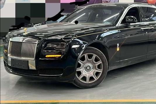 Rolls-Royce Ghost 2015 thumb 3