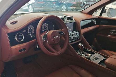 Bentley Bentayga 2024 thumb 3
