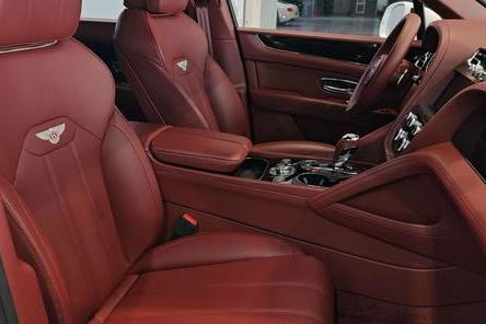 Bentley Bentayga 2024 thumb 6