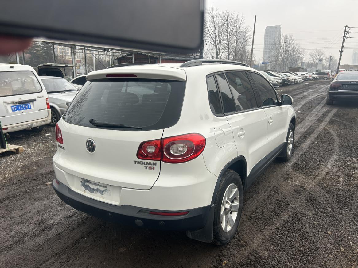 Volkswagen Tiguan 2012 thumb 4