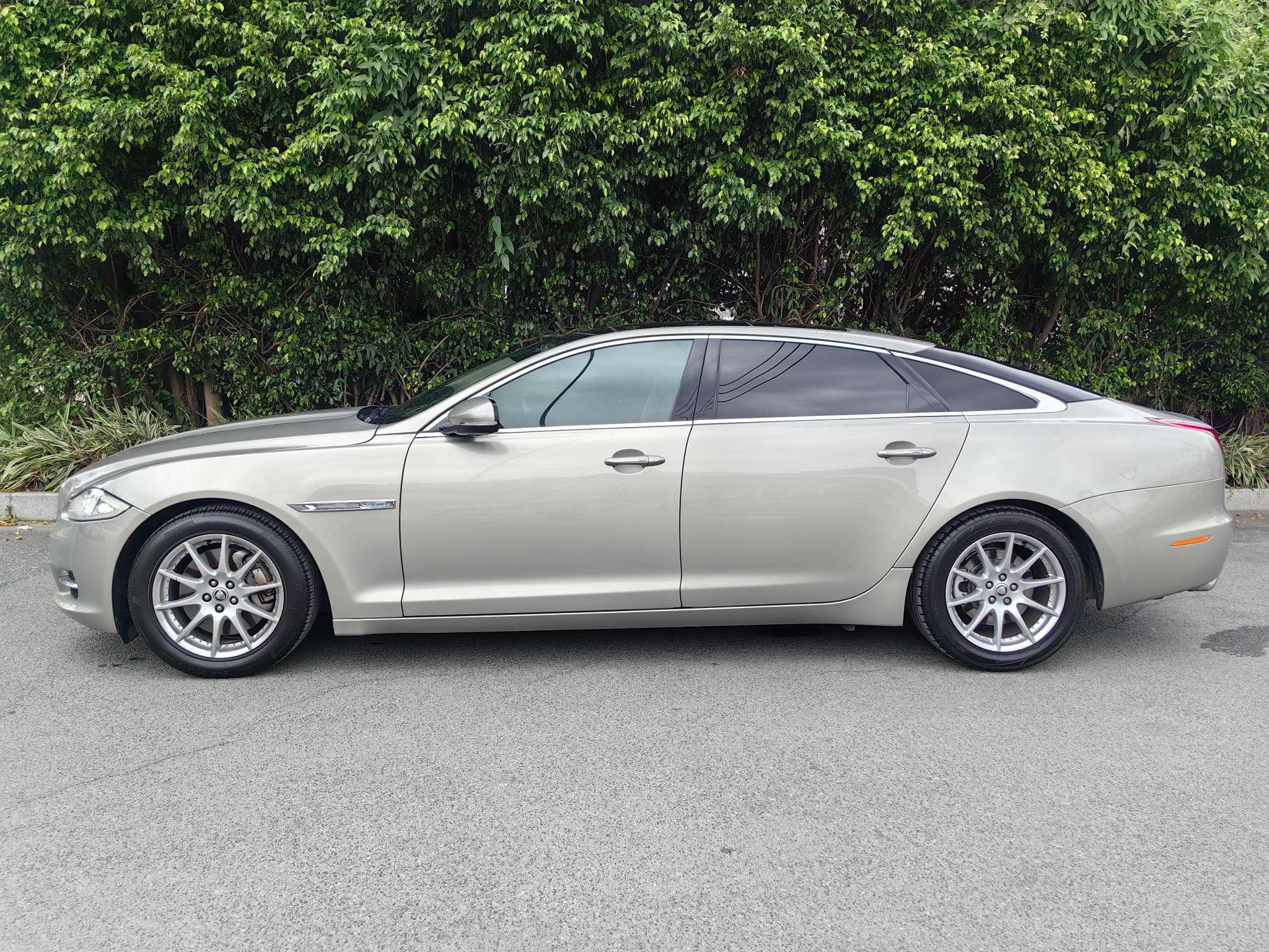 Jaguar XJ 2011 thumb 2