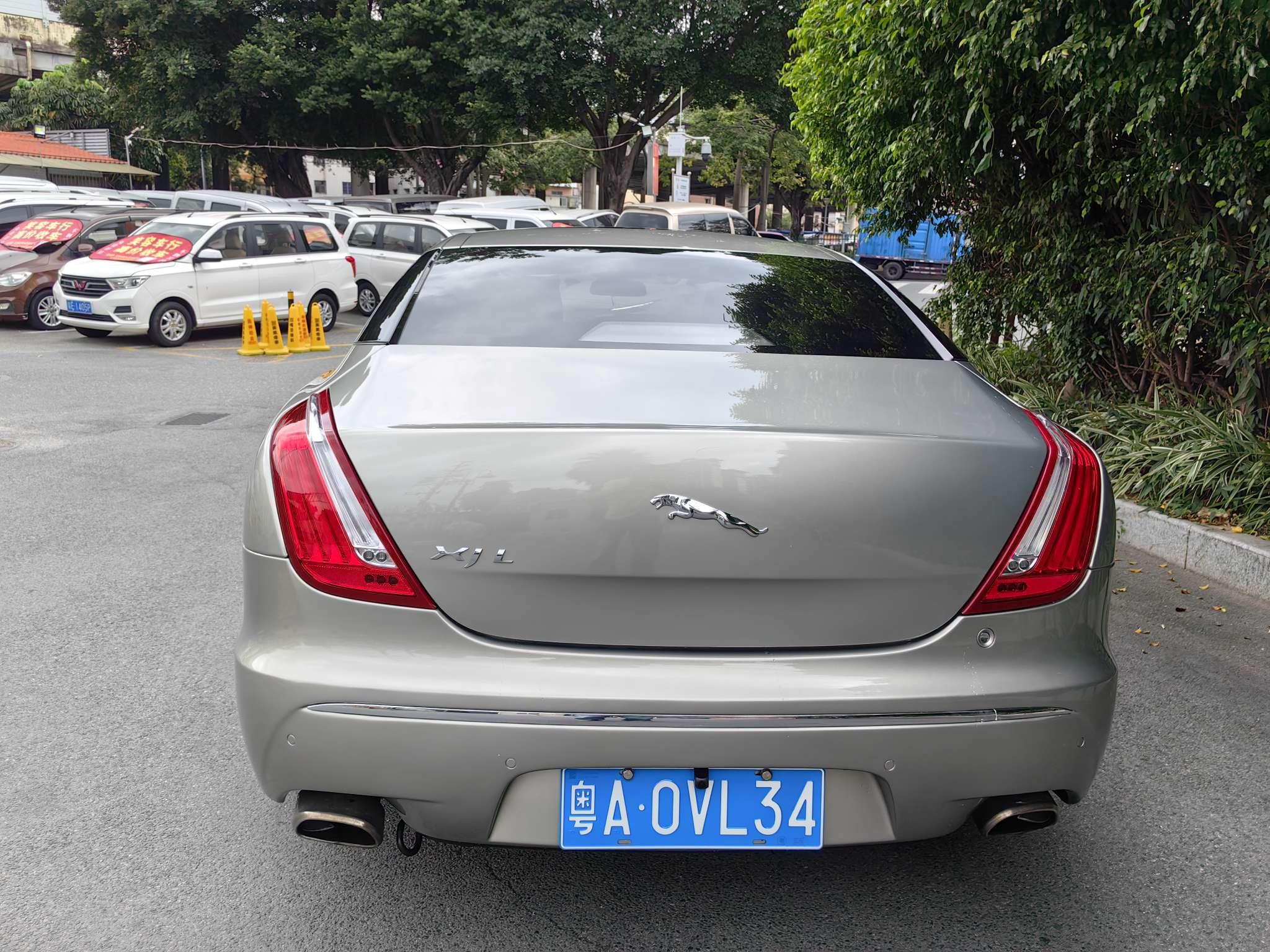 Jaguar XJ 2011 thumb 4