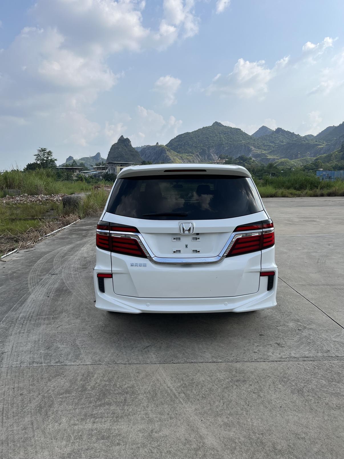 Honda Elysion 2017 thumb 3