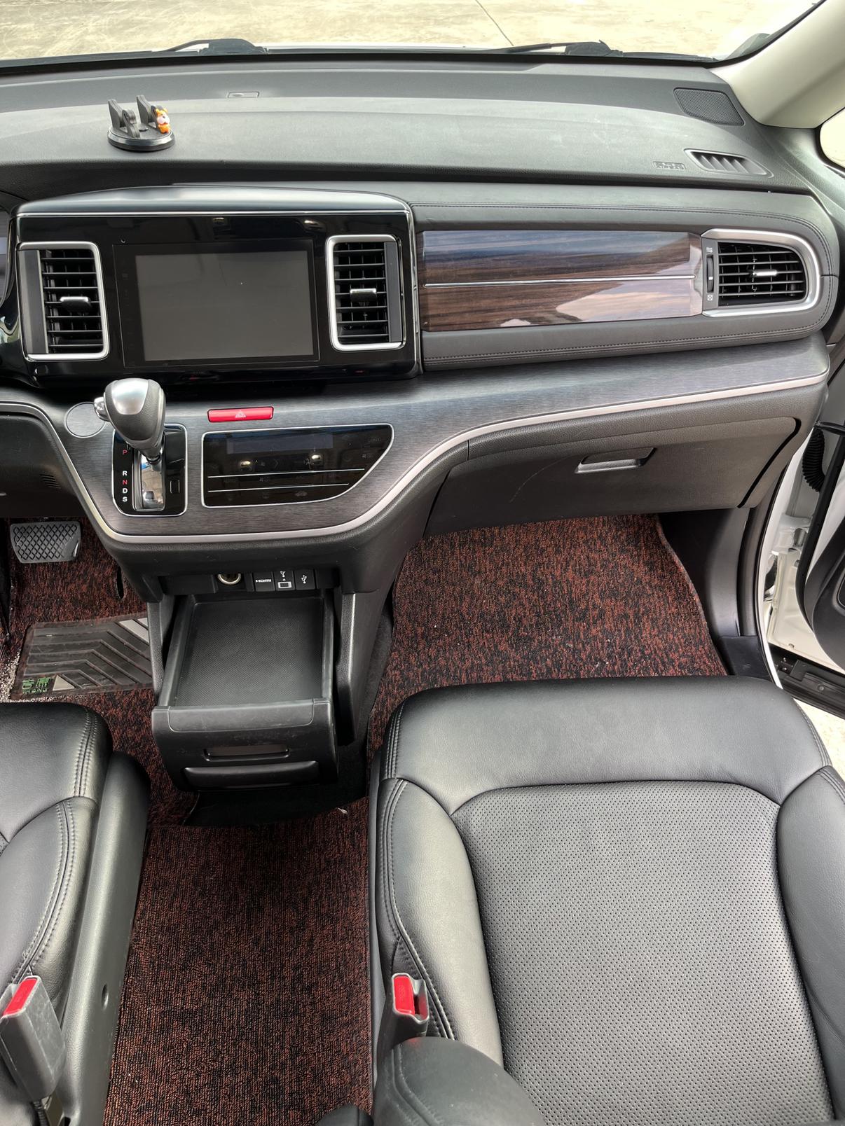 Honda Elysion 2017 thumb 6