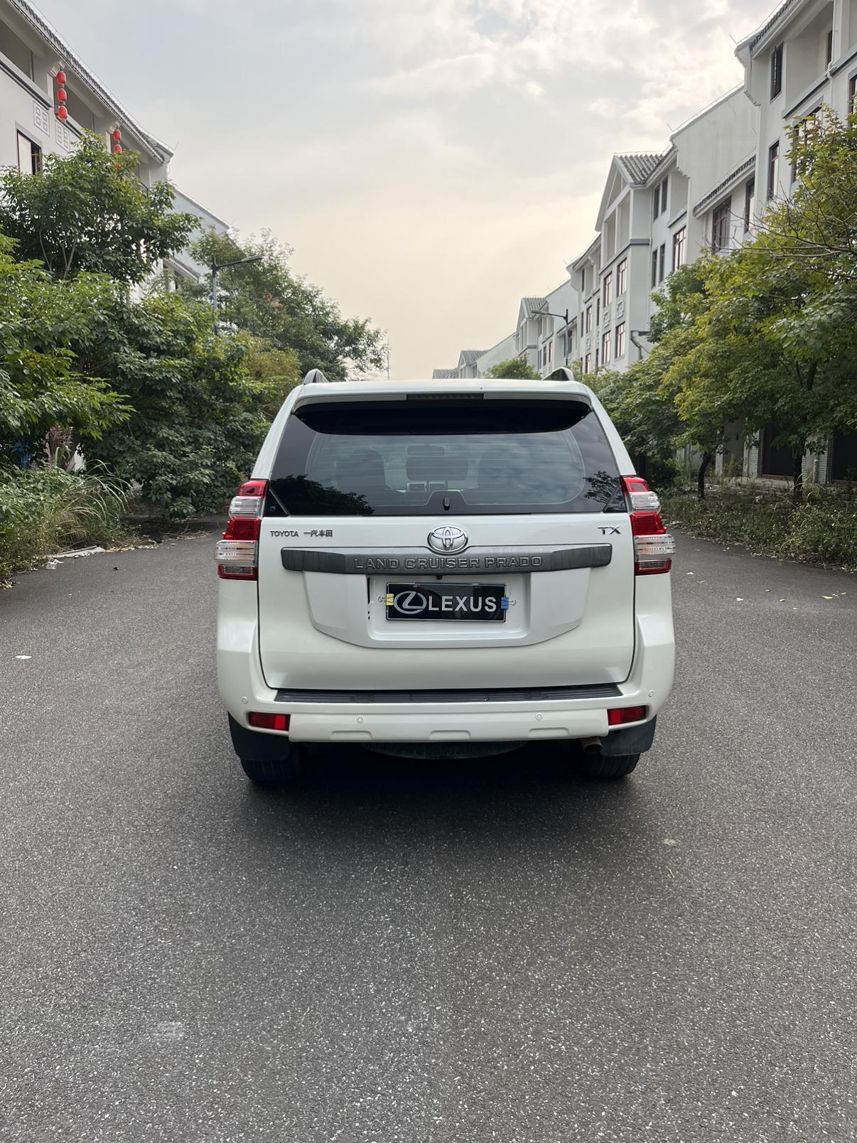 Toyota Land Cruiser Prado 2016 thumb 3