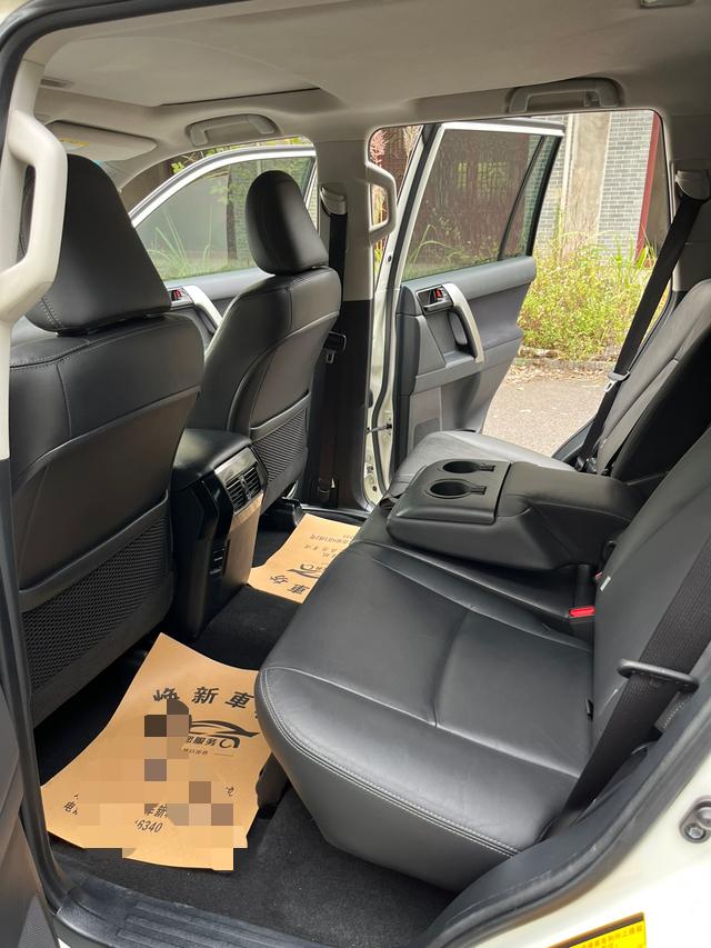 Toyota Land Cruiser Prado 2016 thumb 8